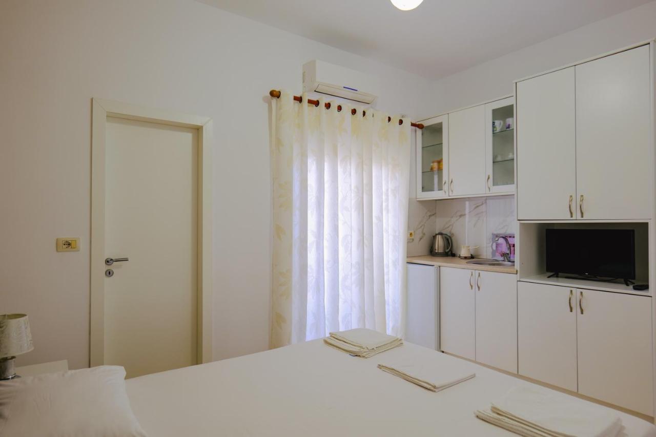 Eleni Guest House Saranda Dış mekan fotoğraf