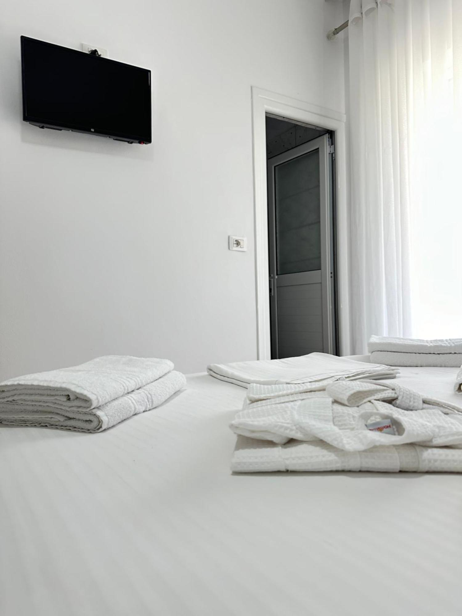 Eleni Guest House Saranda Dış mekan fotoğraf